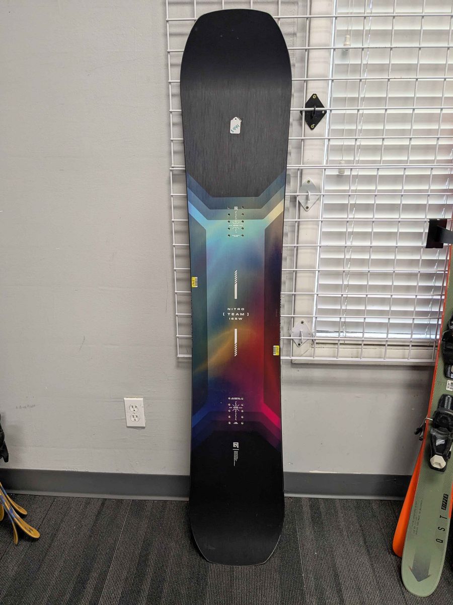 Nitro Team 165cm Snowboard - Lightly Used 2026