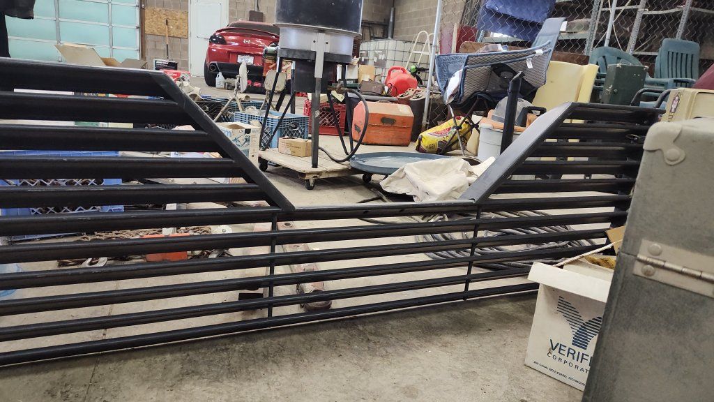 louvered tail gate