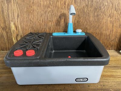 Little Tikes Sink & Stove 2 in 1 Combo Kids Play Kitchen