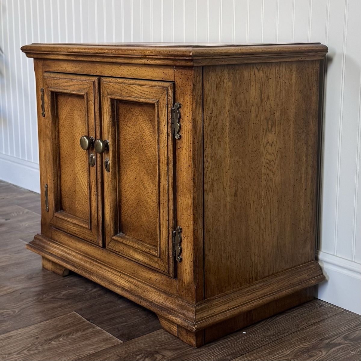 Main image 3