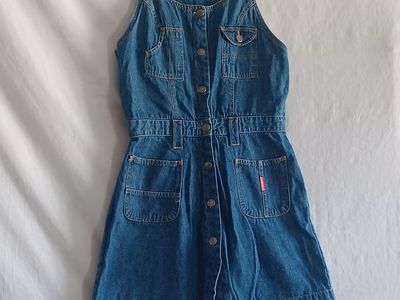 Teen's/Women's Levi/Denim Skorts Overalls – Size 8