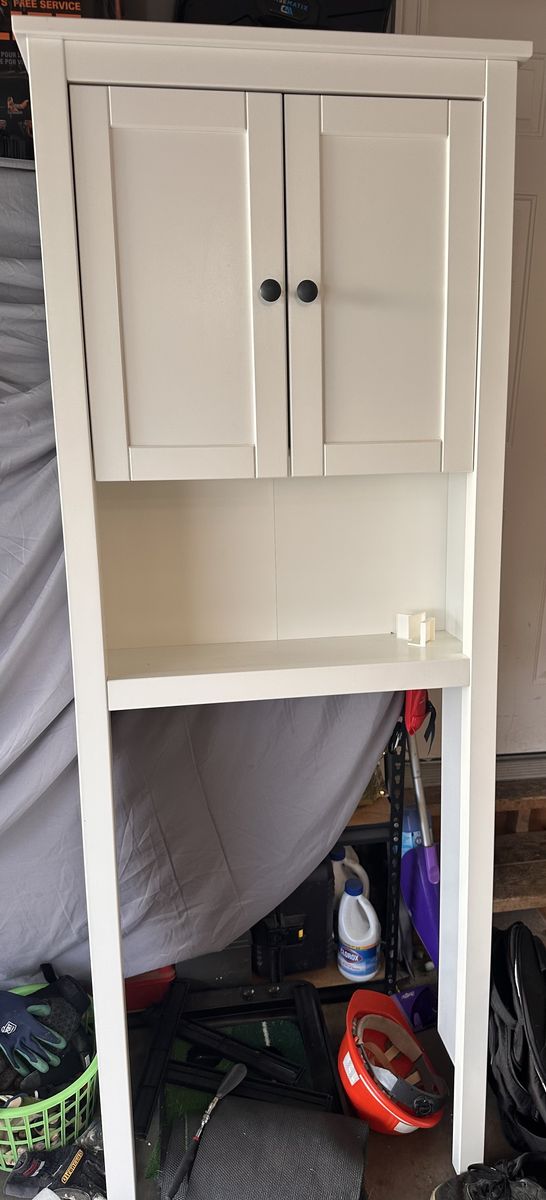 Awesome Like New White Space Saver Bathroom Cabinet!