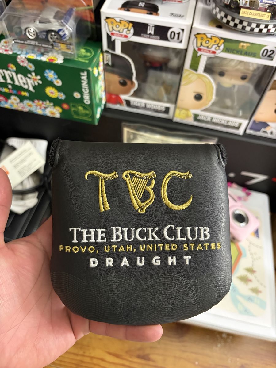 The Buck Club Center Shaft Putter Cover
