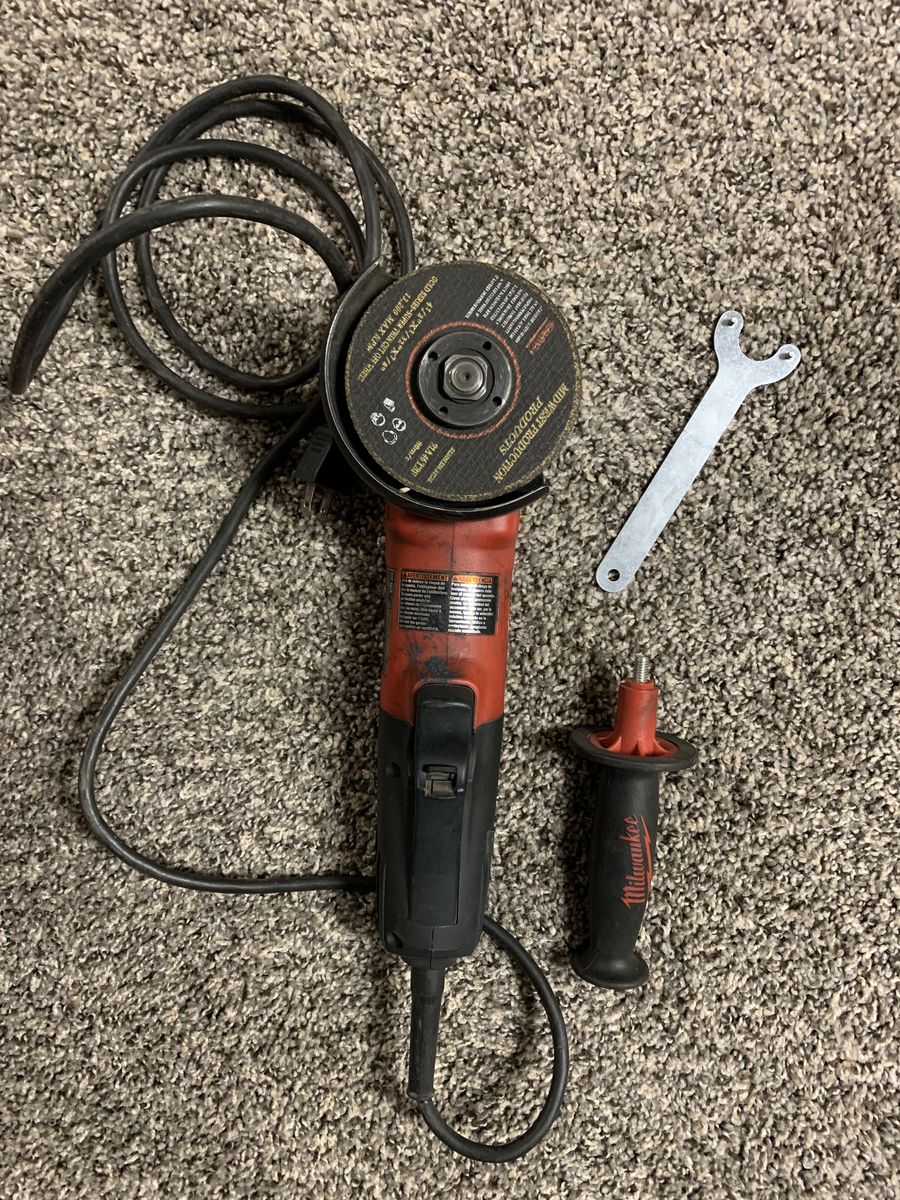 Milwaukee Angle grinder
