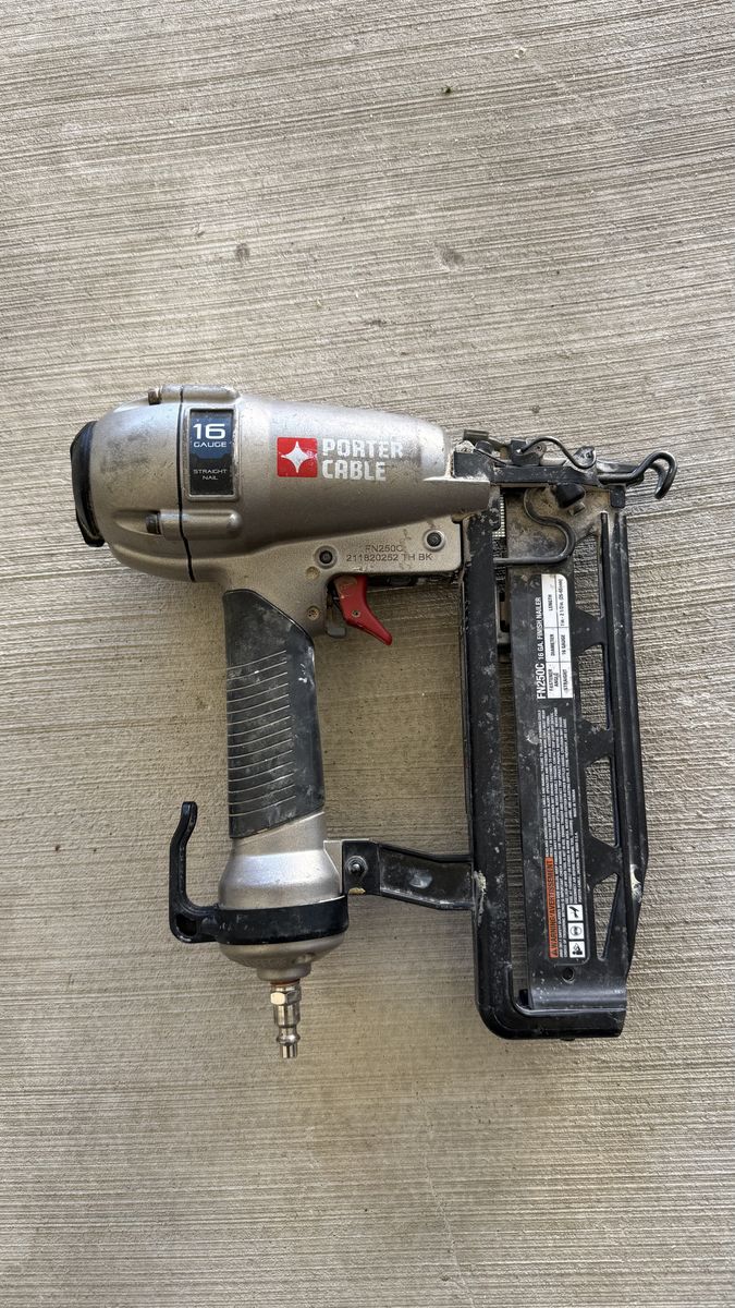 Porter Cable 16 gauge Pneumatic Gun