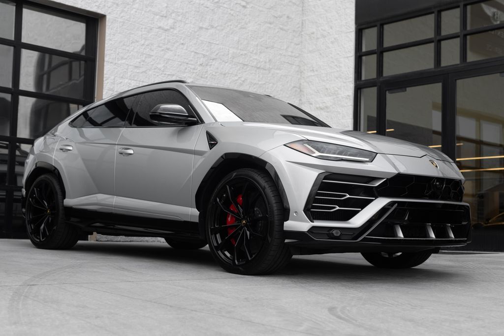 2019 Lamborghini Urus Base