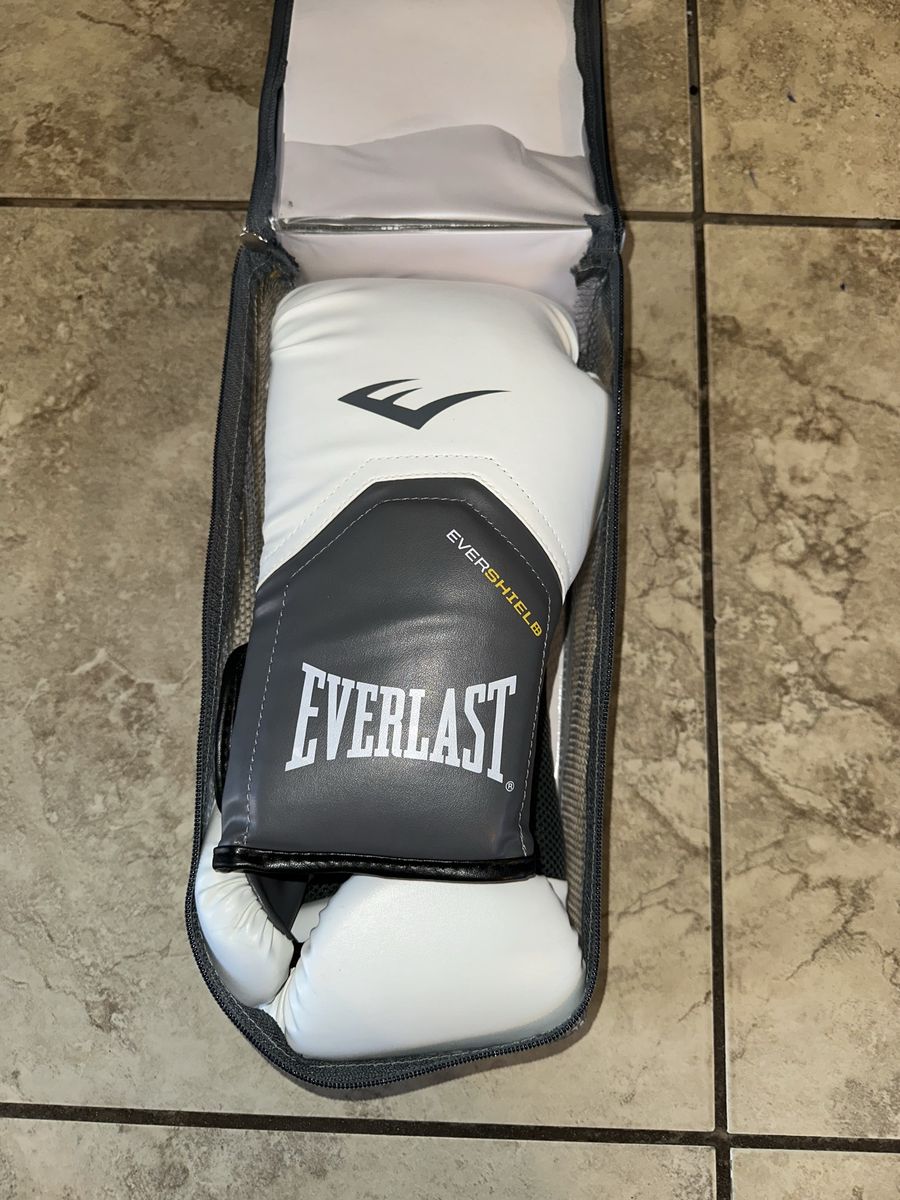 EVERLAST Boxing Gloves 12oz