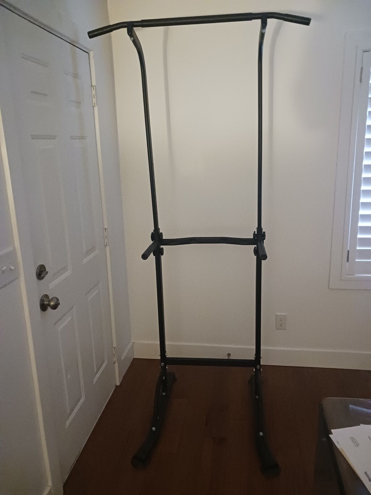 Pull Up bar and Dip workout station