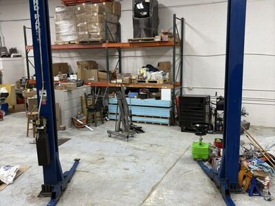 9000lb Two Post Bend Pack Lift