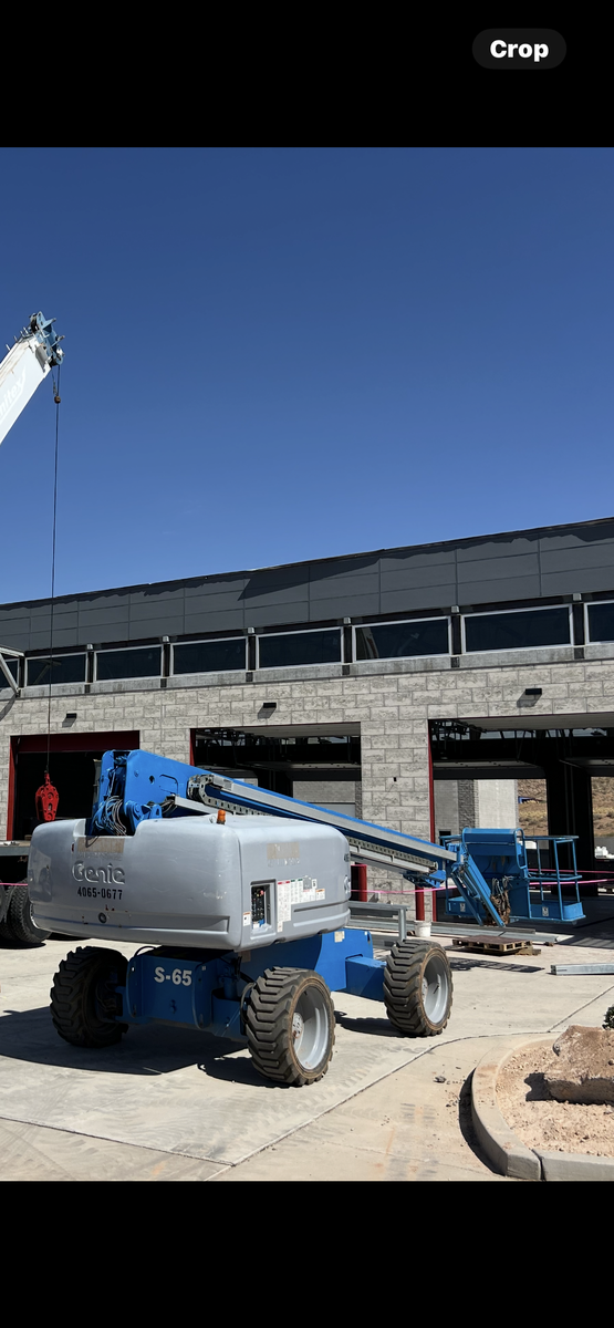 2005 Genie S65 65' Boom Lift - Man Lift - Basket Lift