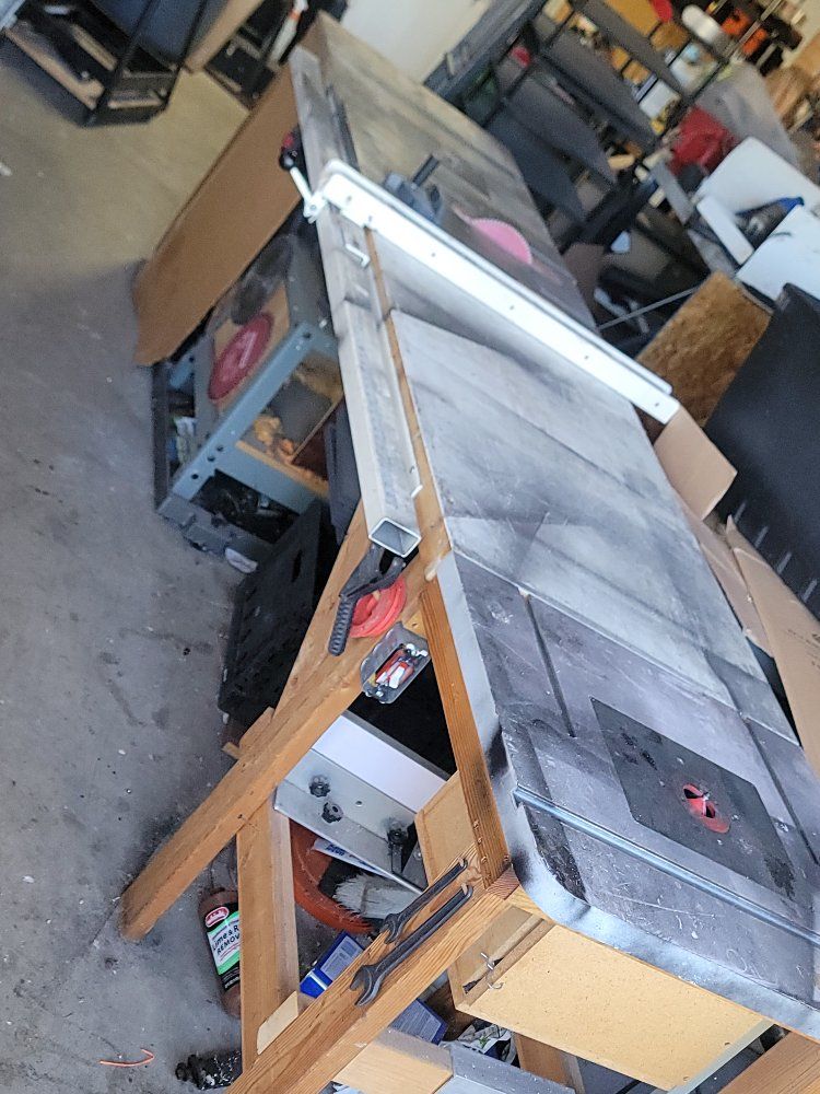 Delta Contractors Saw w/ dual router wings