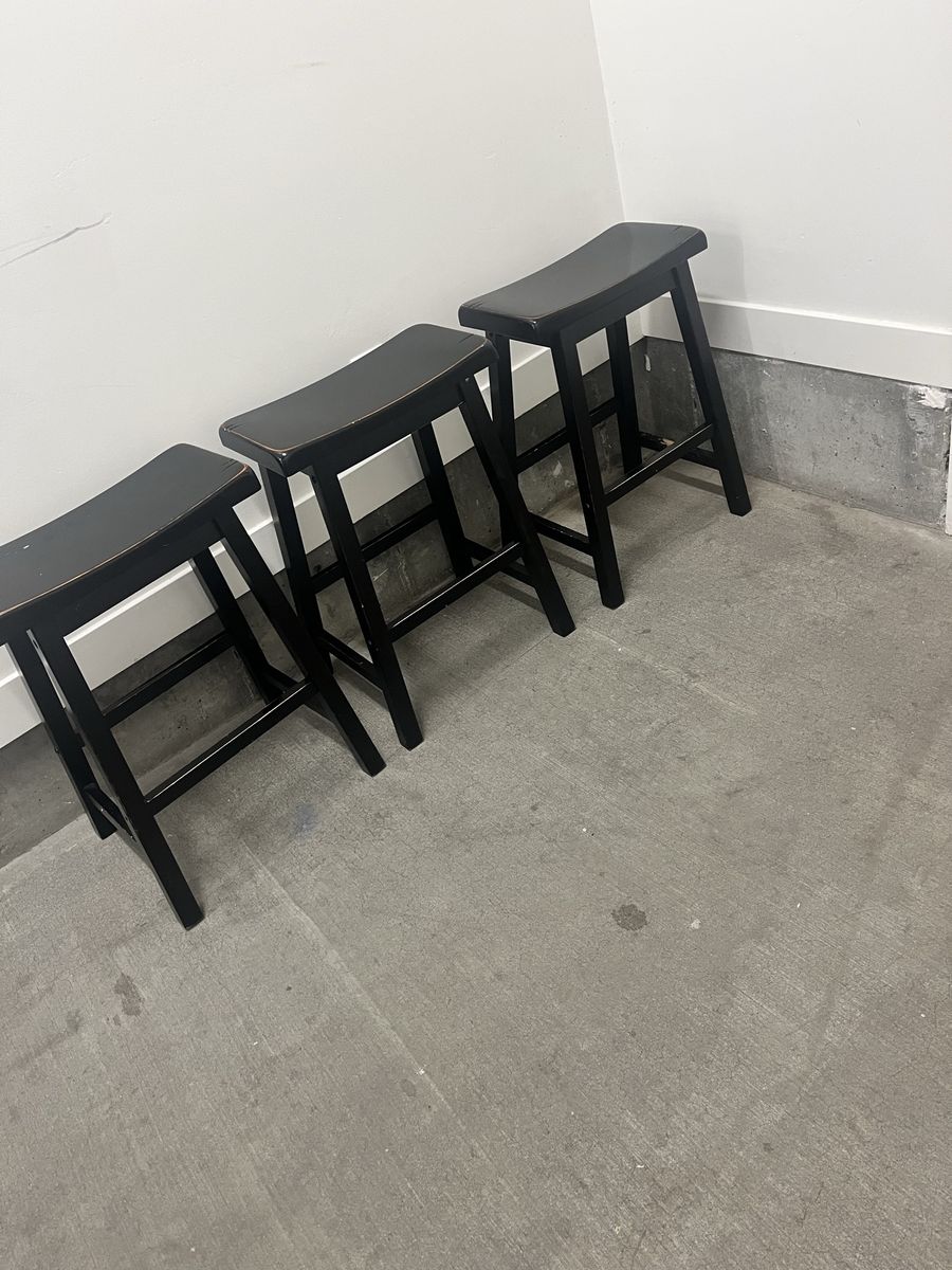 4 bar stools