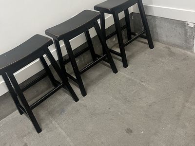 4 bar stools