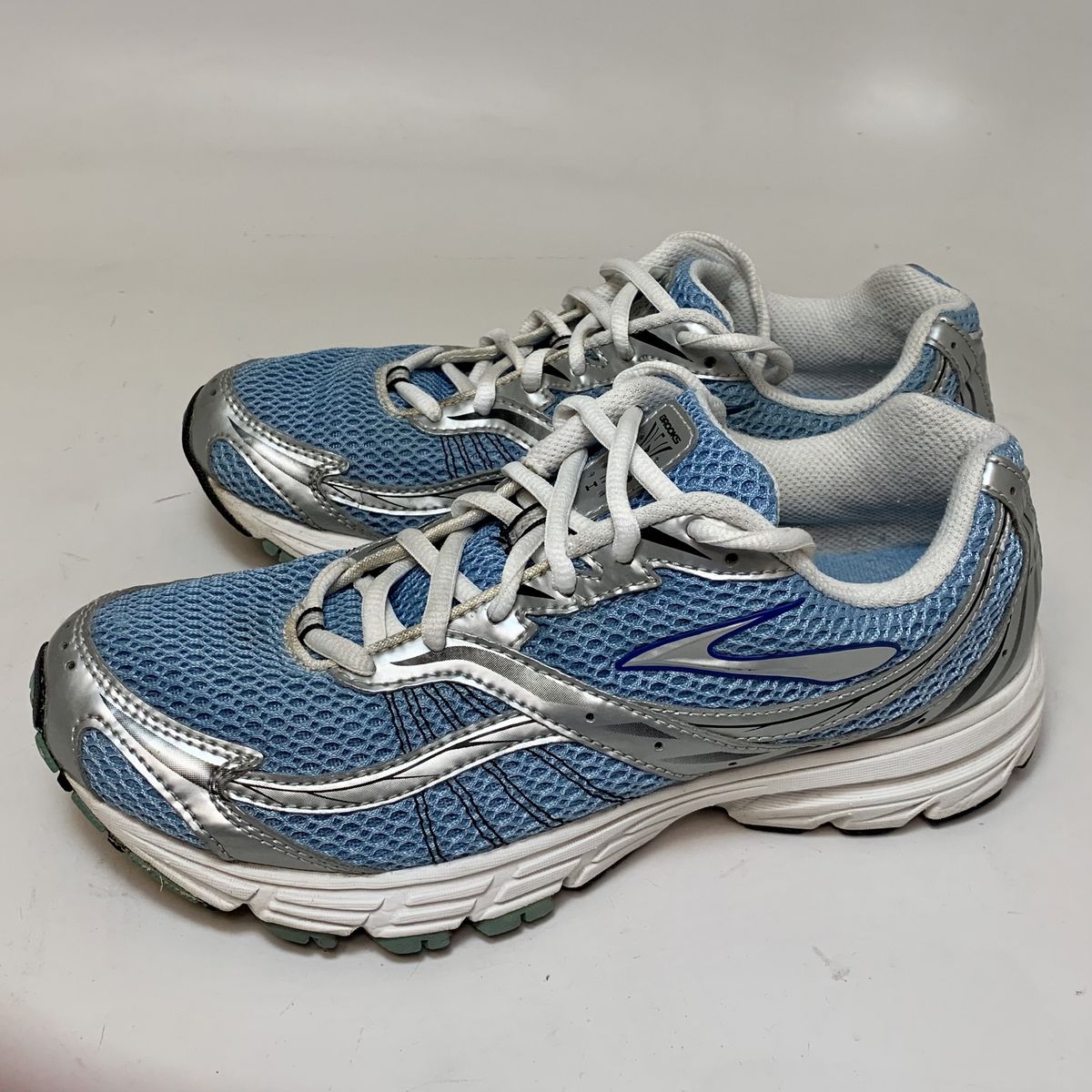 Brooks woman’s 8.5 running shoes