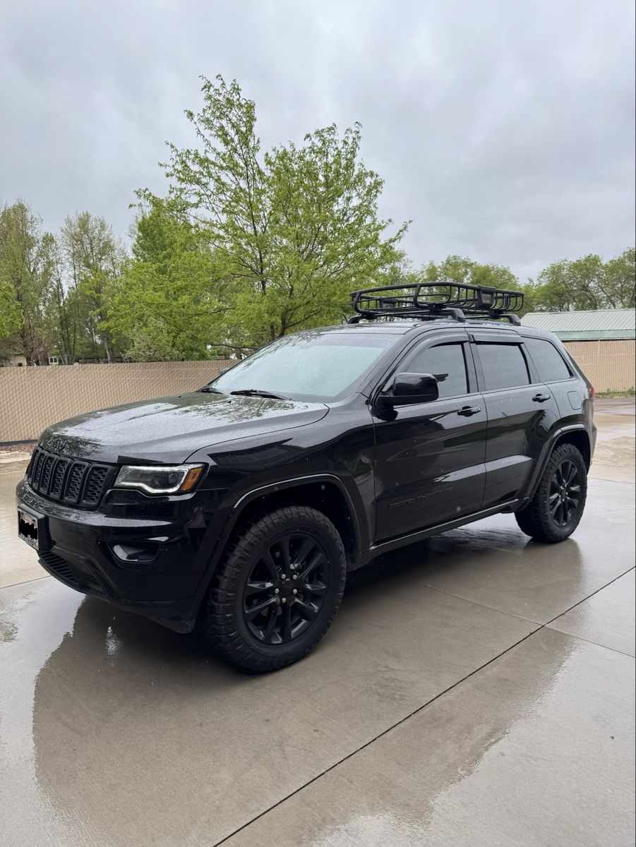 2020 Jeep Grand Cherokee Laredo Altitude