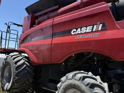 Case IH 7240 Axial-Flow Combine Harvester
