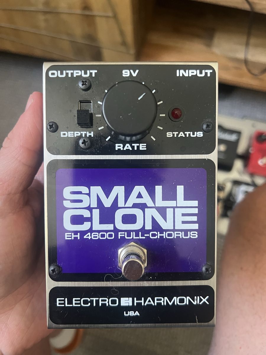 Electro harmonix small clone chorus pedal