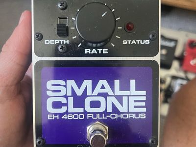 Electro harmonix small clone chorus pedal