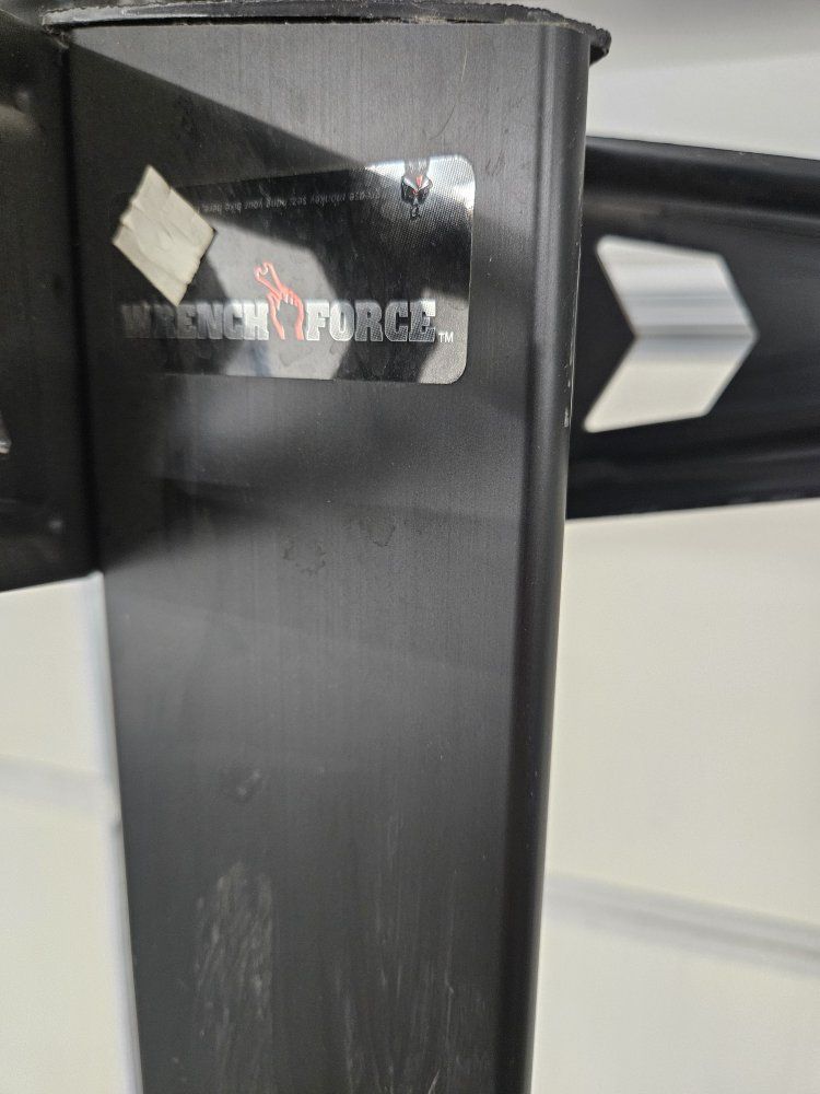 Main image 3