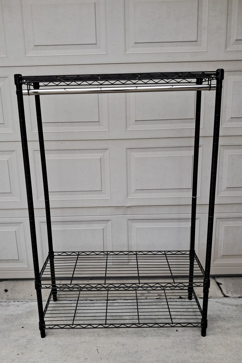 Portable clothing rack
