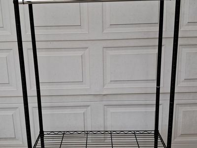 Portable clothing rack