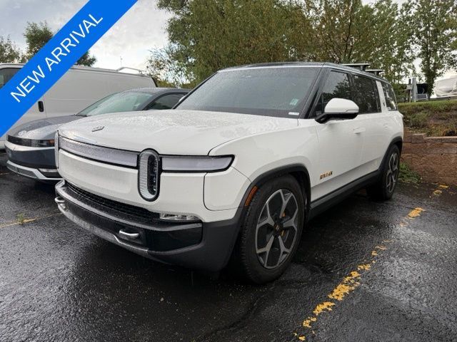 2024 Rivian R1S Adventure
