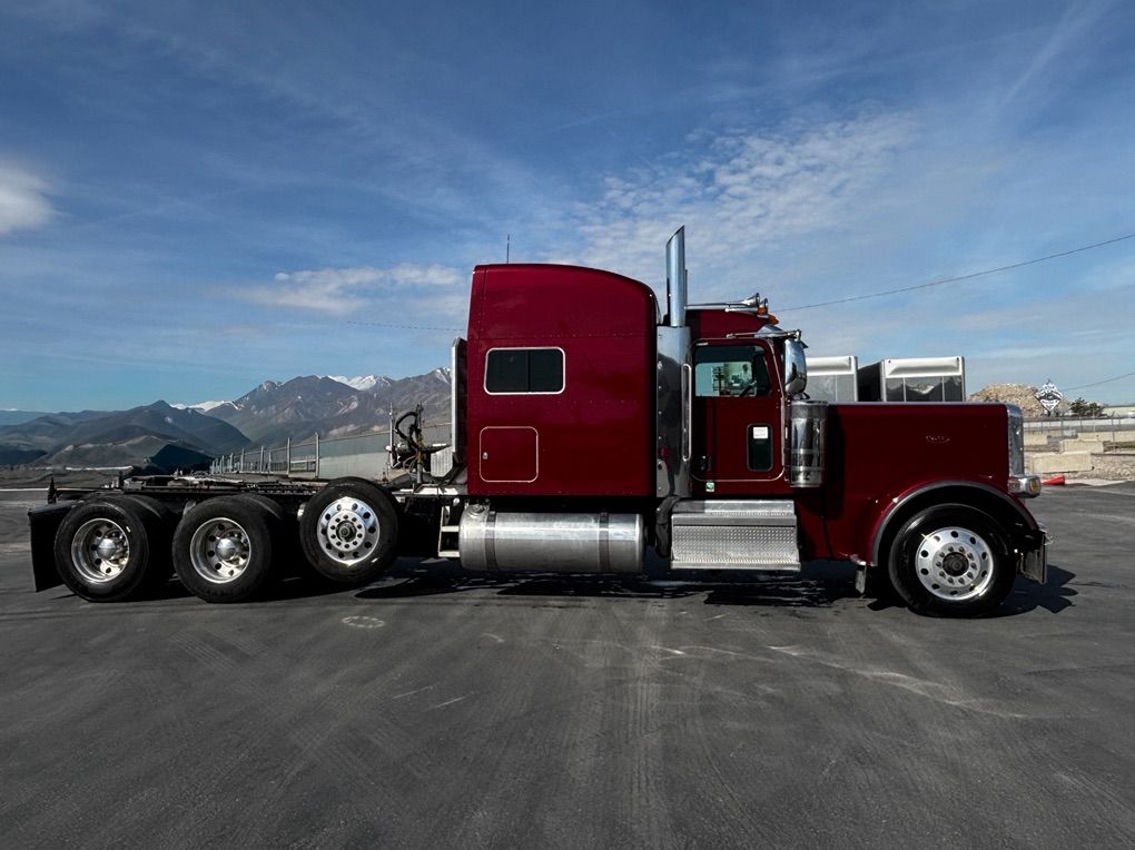 2021 389 4 axel Peterbilt
