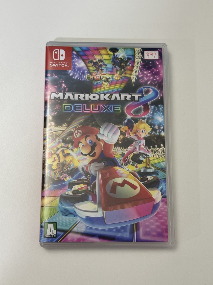 Nintendo Switch Game / Mario Kart 8 Deluxe