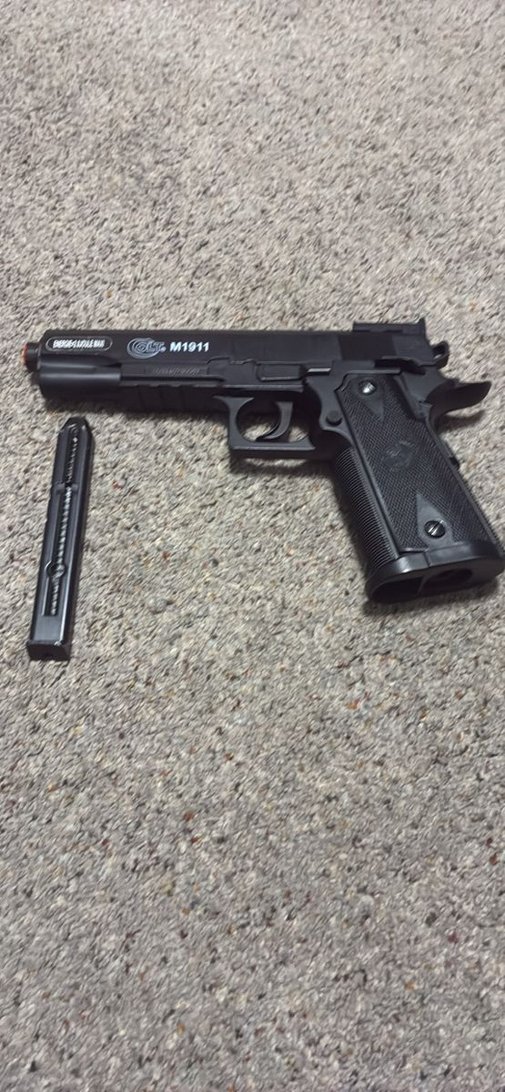 Colt M1911 6mm CO2 Airsoft with Magazine - Black (not blowback)