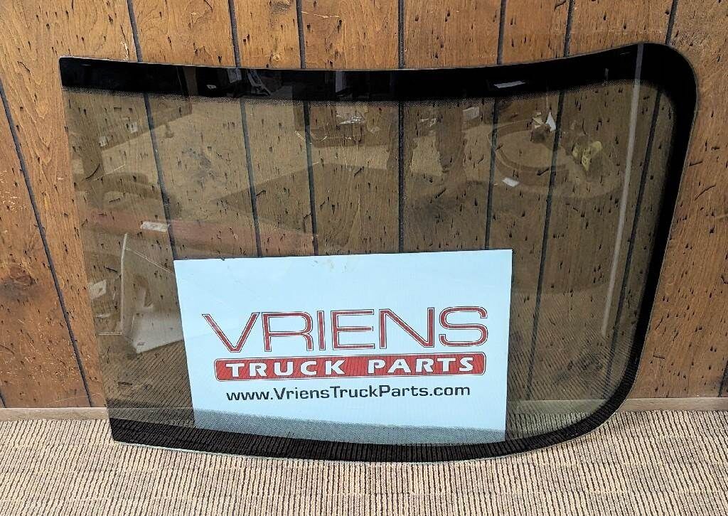 Freightliner Cascadia Windshield Glass