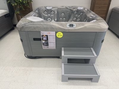 New fully loaded Hot Tub