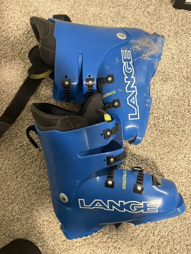 Lange Ski Boots
