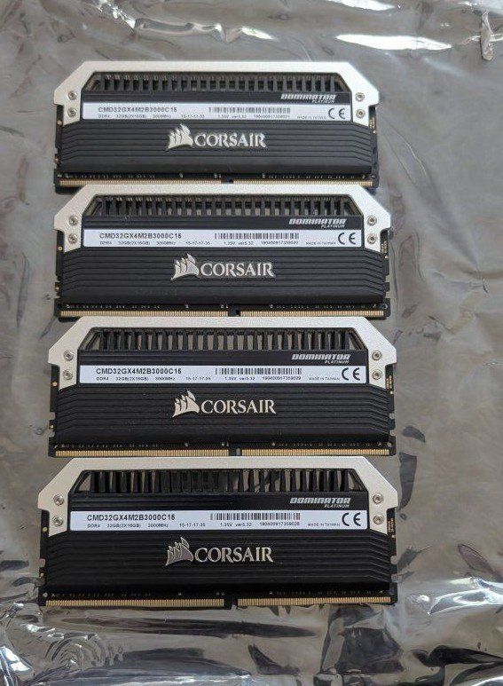Corsair CMD64GX4M4C3000C16 64GB(4 X 16Gb) DDR4 SDRAM Desktop Memory 3000MHz