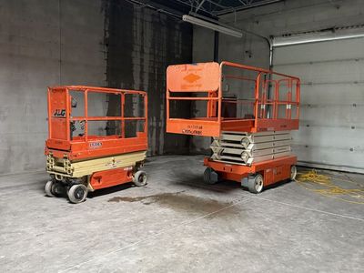 SCISSOR LIFT 19 - 26 - 32FT. RENTAL