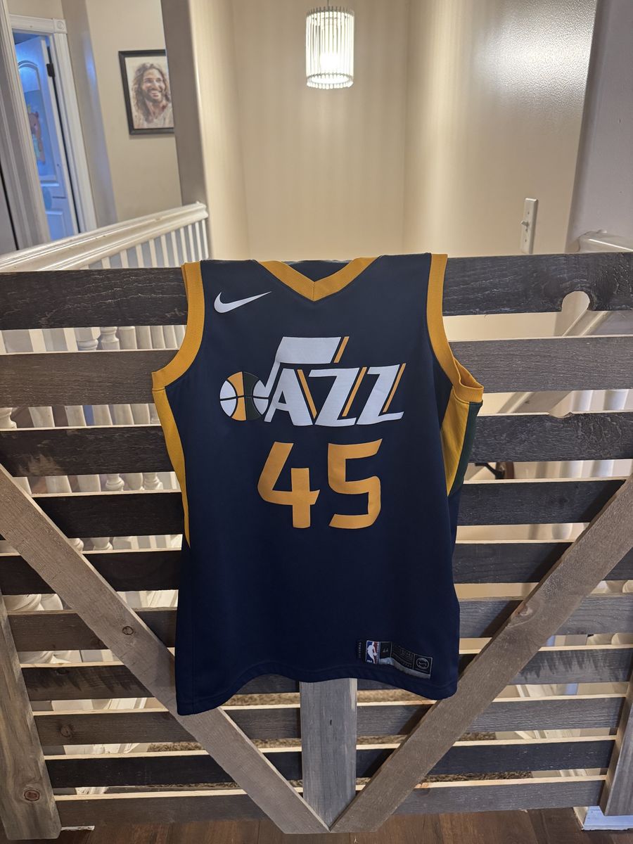 Utah Jazz Donovan Mitchell Jersey – Size Medium