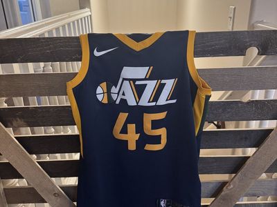 Utah Jazz Donovan Mitchell Jersey – Size Medium