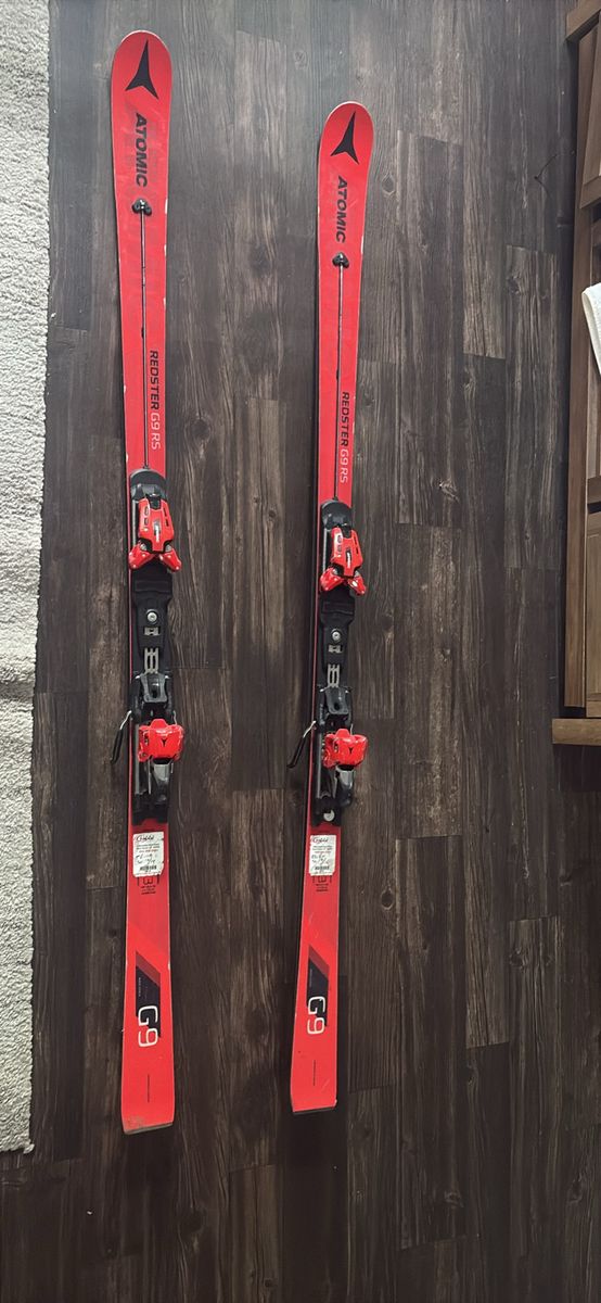Atomic Redster G9 RS Skis with Bindings - Used