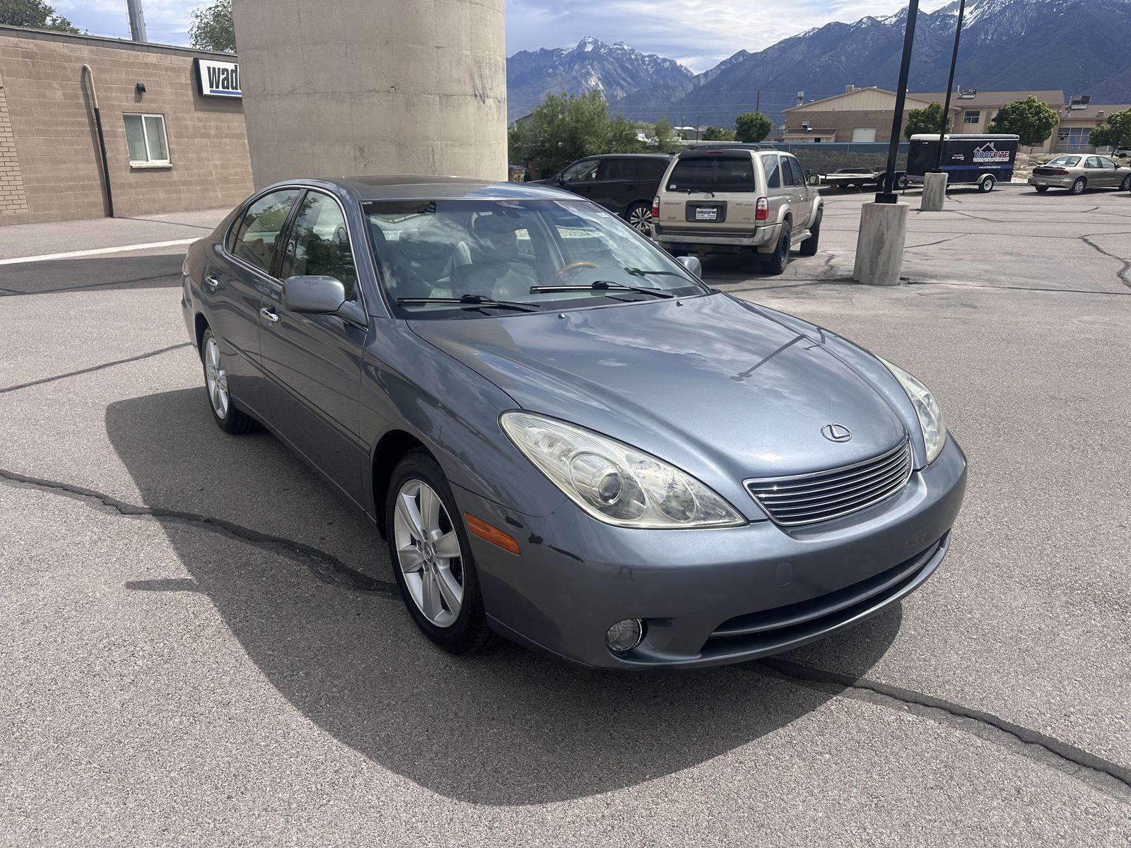 2005 Lexus ES Base