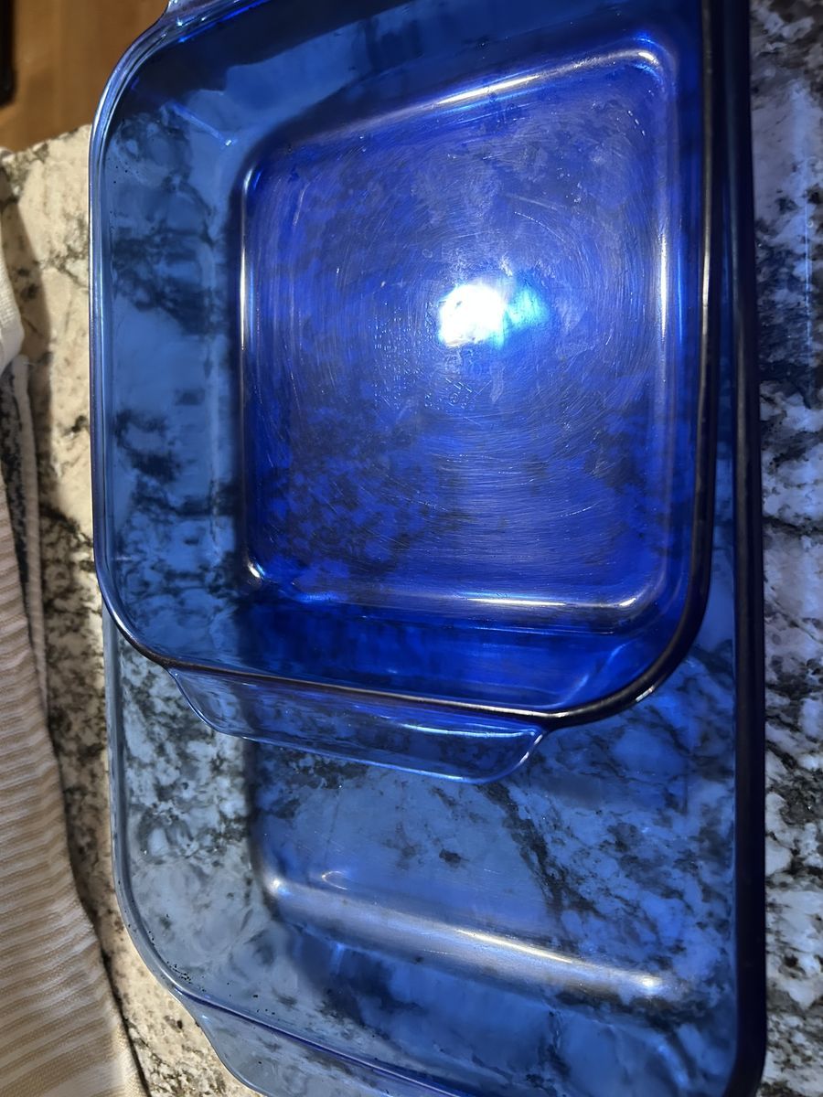  Pyrex glass baking dishes. 9 x 13" and 9" square