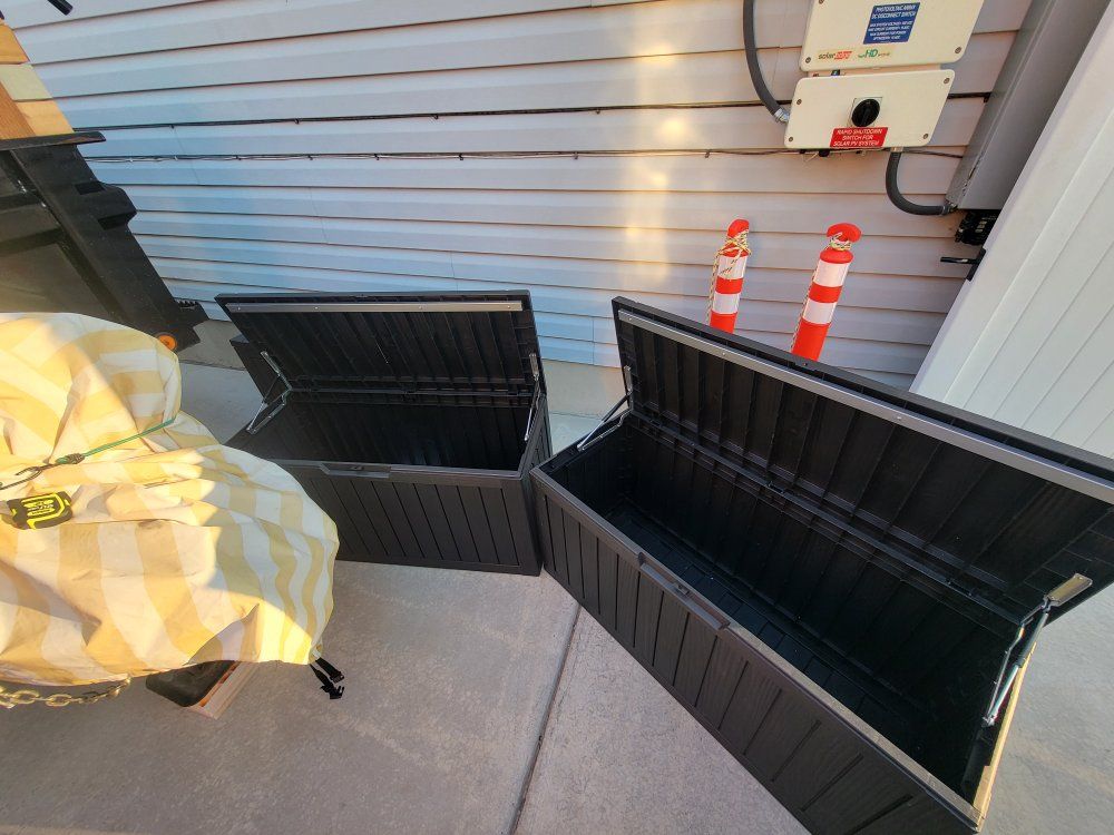 70gal Outdoor Storage Deck Boxes 
**w/Wheels & Hydraulic Slow Close Lid**
Black**