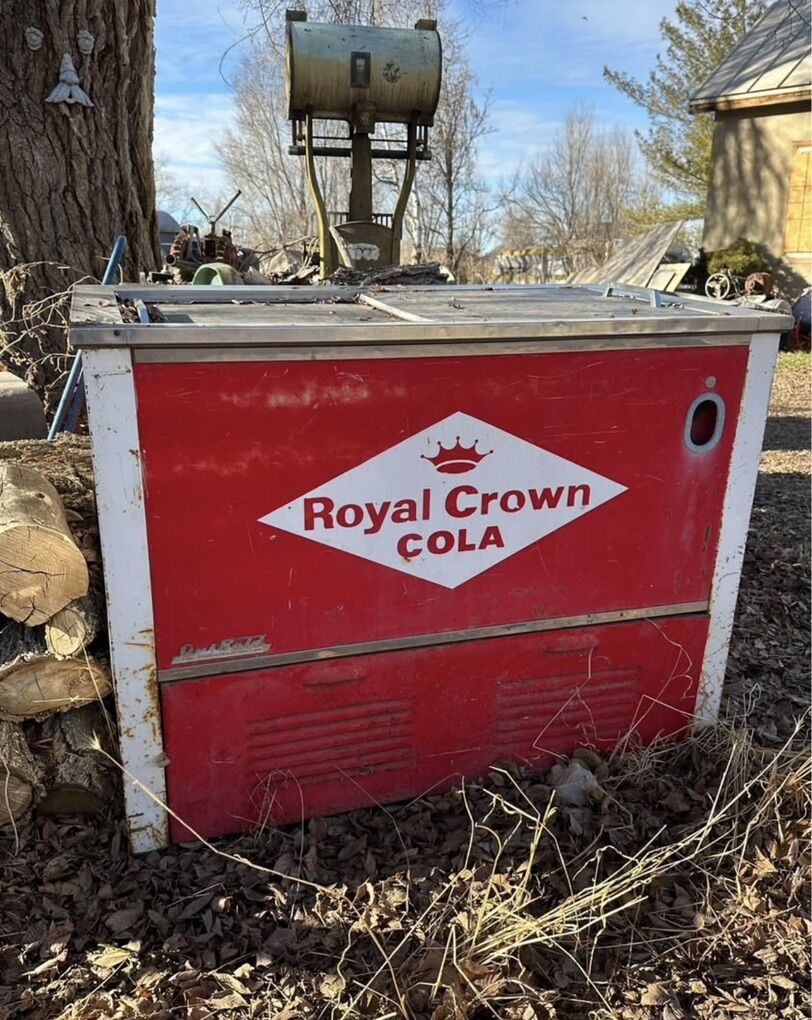 Old Royal Crown Cola Pop Machine