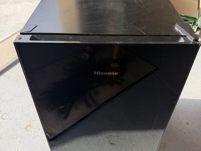 Hisense Compact Refrigerator Black Mini Fridge