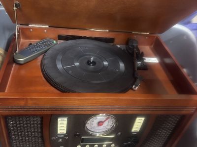 Innovative Technology ITVS-750 Classic 6-in-1 Turntable Stereo System w/ Bluetooth & CD Recorder