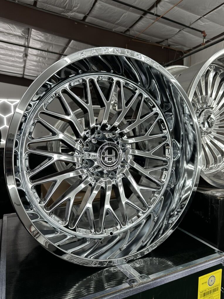BRAND NEW 24x12 Hardcore HC103, 8x6.5