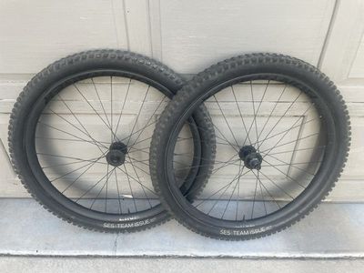 Bontrager Line Elite carbon boost wheelset