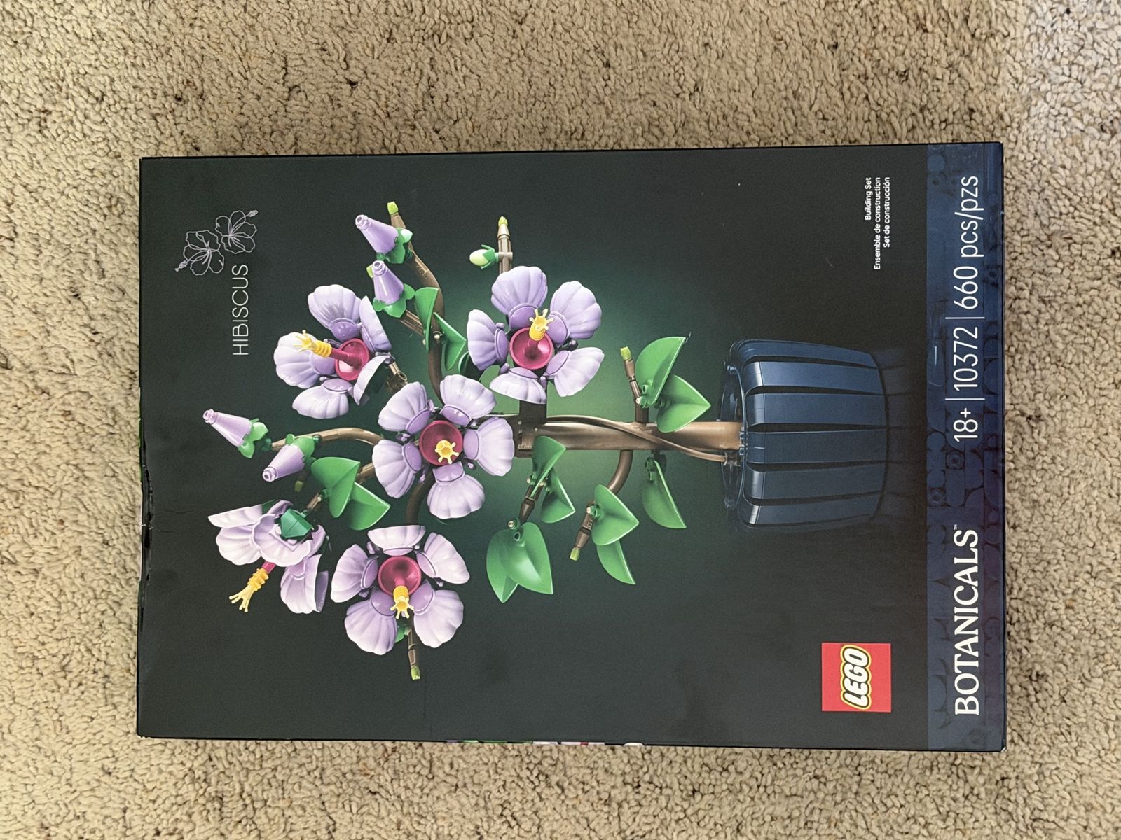 Brand new Lego Hibiscus #10372