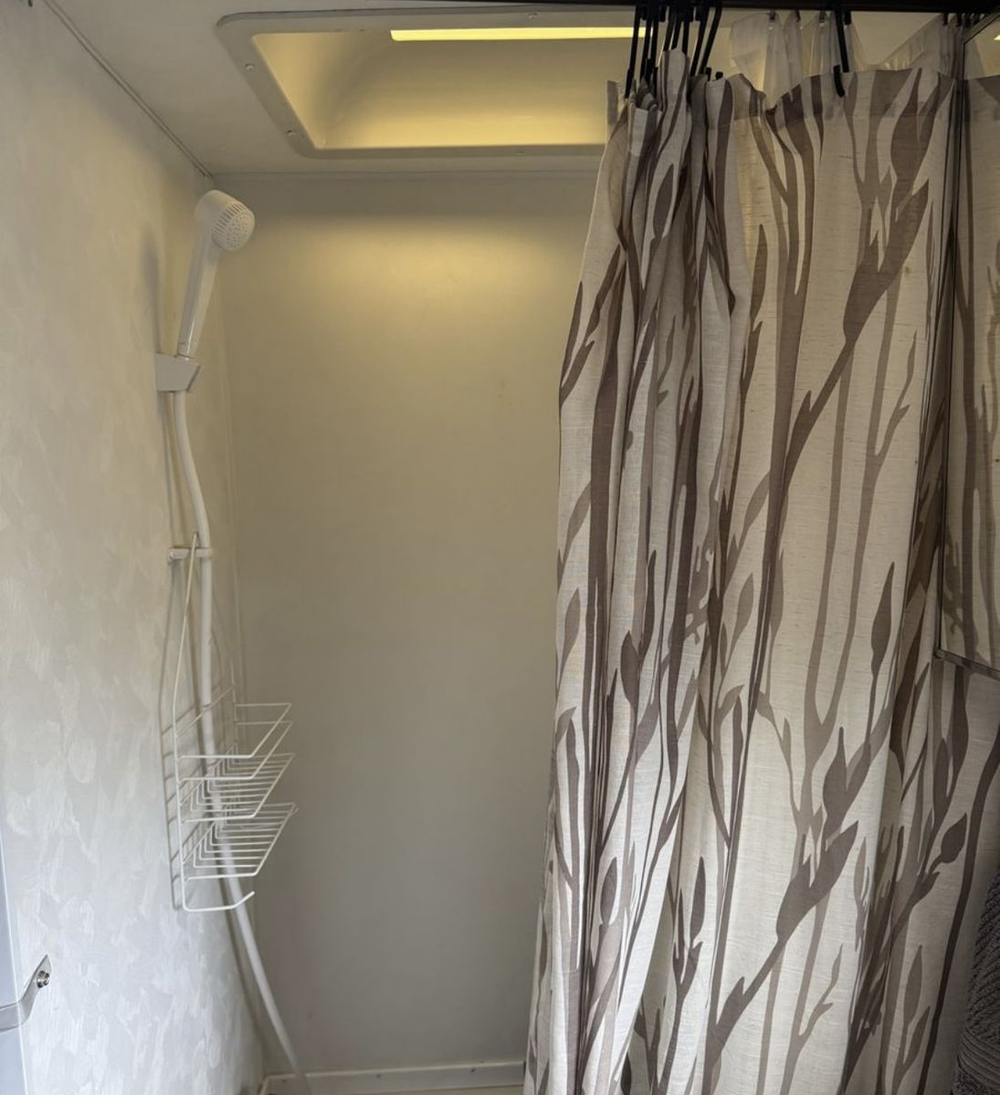 Main image 19