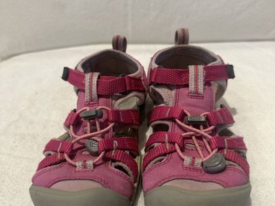 Keen toddler, size 11, hot pink, slim style, hiking sandals