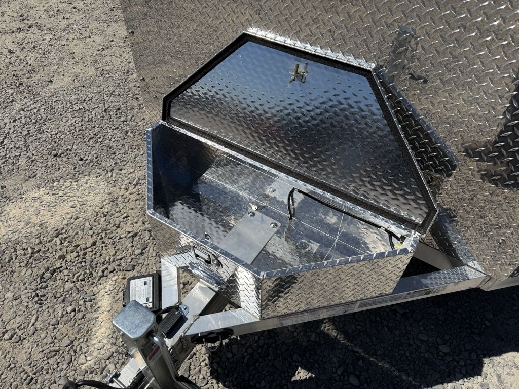 Main image 5