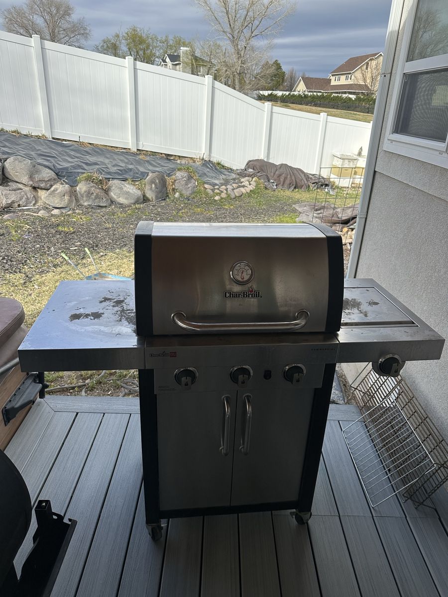 Char-Broil Infrared Stainless Steel 3-Burner Gas Grill with Side Burner FREE